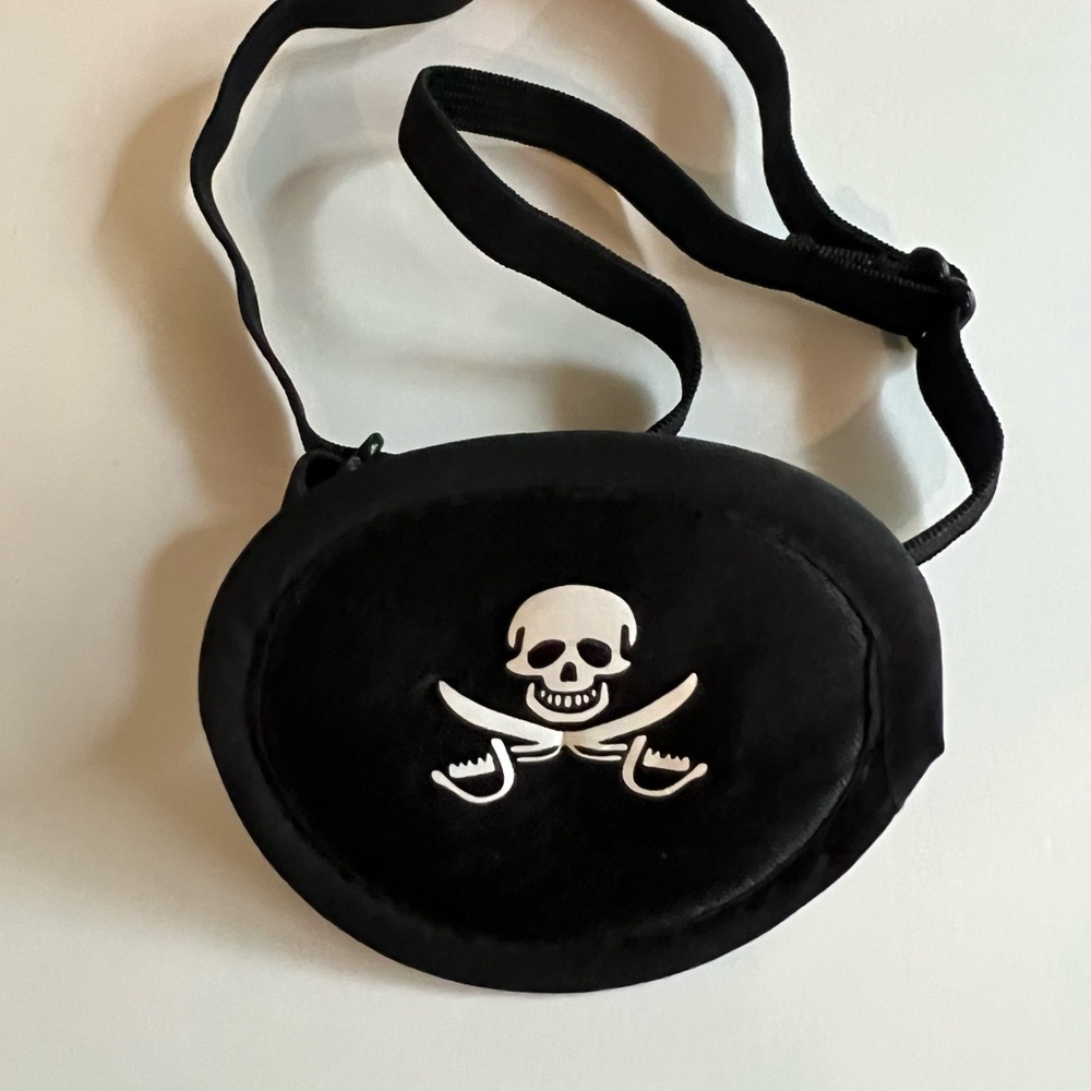 Adult Men’s Pirate Costume XL - Red and Black - Picture 7 of 9